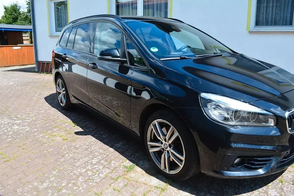 Gebraucht BMW 220 Gran Tourer Performance 190 PS (139 kW) 2015 Schwarz Van / Kleinbus