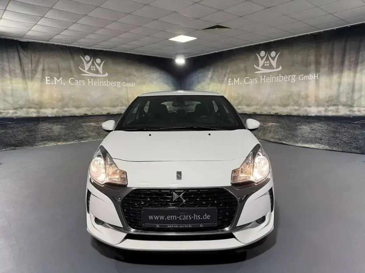 Gebraucht Citroën DS3 99 PS (72 kW) 2018 Lack weiss banquise Limousine