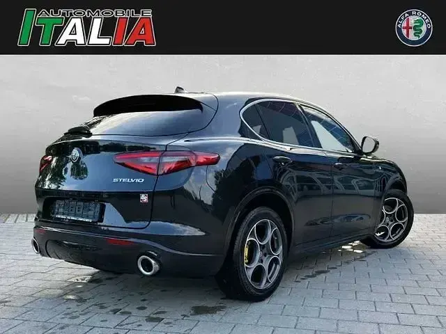 Gebraucht Alfa Romeo Stelvio Lusso 209 PS (153 kW) 2021 Schwarz SUV