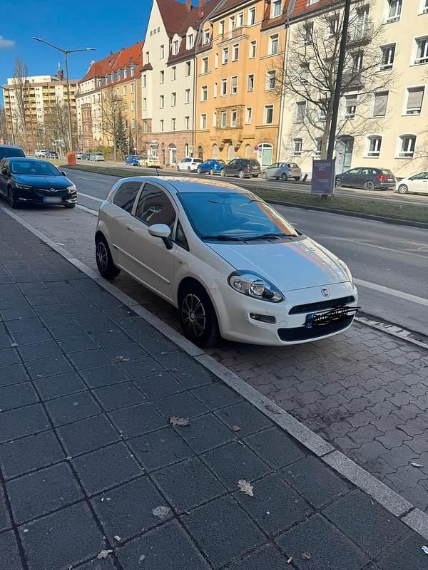 Gebraucht Fiat Punto 95 PS (69 kW) 2016 Weiß Kleinwagen