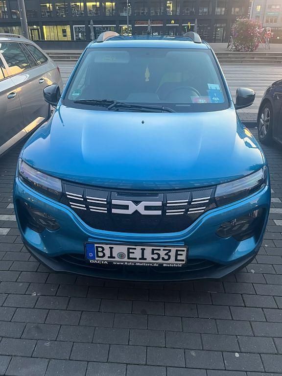 Grau Gebraucht 2022 Dacia Spring Essentiel Kleinwagen | 9.400 € (Fairer Preis) - Bild 1/3