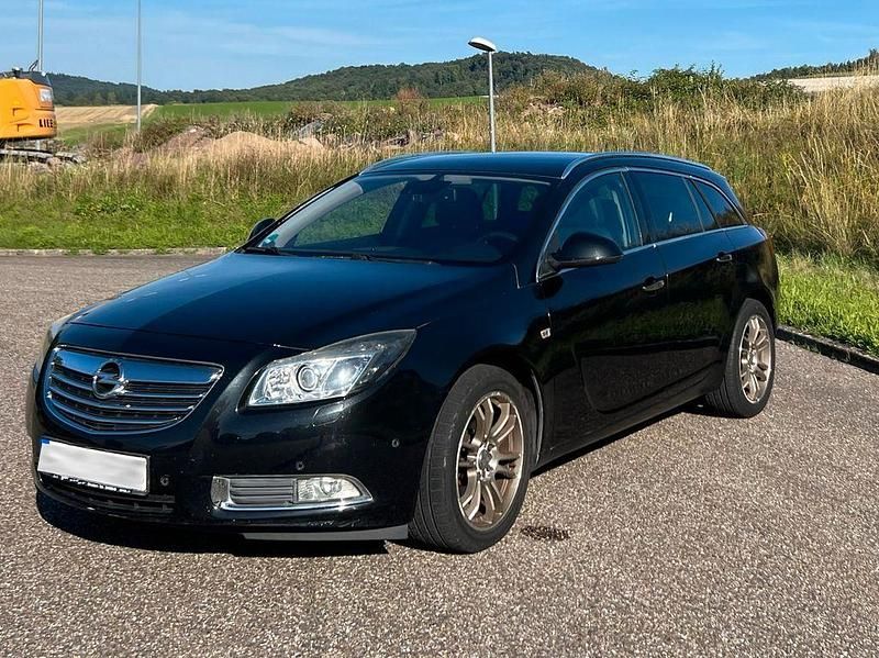 Schwarz Gebraucht 2010 Opel Insignia Kombi | 5.900 € (Fairer Preis) - Bild 1/4