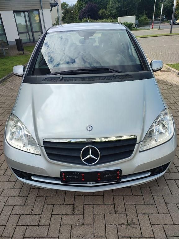 Silber Gebraucht 2010 Mercedes A160 Limousine | 2.990 € (Guter Preis) - Bild 1/4