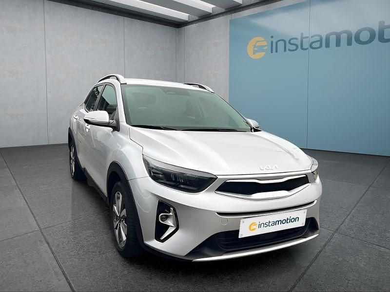 Gebraucht Kia Stonic 101 PS (74 kW) 2024 Silber SUV