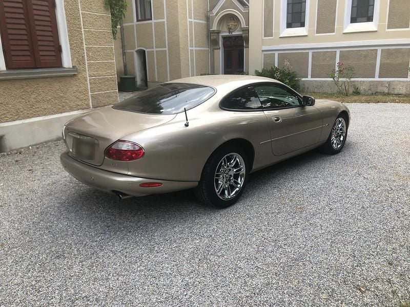 Gebraucht Jaguar XK8 300 PS (220 kW) 2001 Gold Coupé