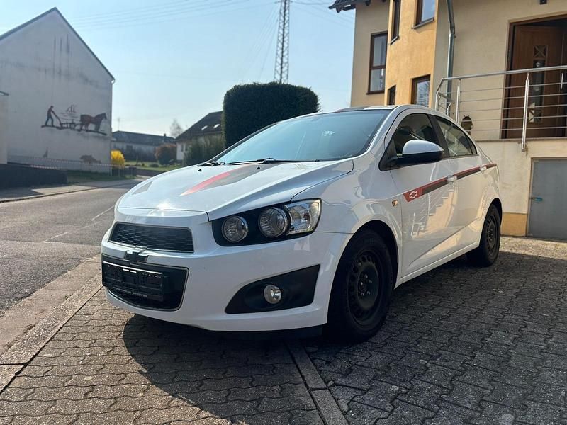 Gebraucht Chevrolet Aveo 101 PS (74 kW) 2012 Weiß Limousine