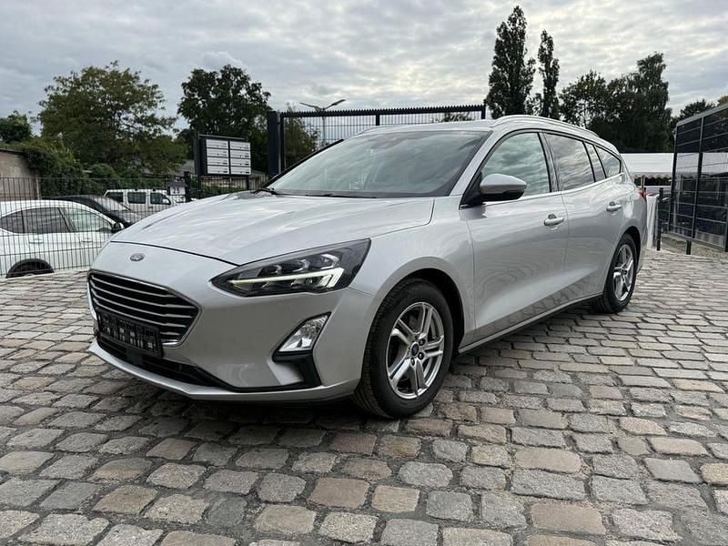 Silber Gebraucht 2020 Ford Focus Cool & Connect Limousine | 10.850 € (Superpreis) - Bild 1/4