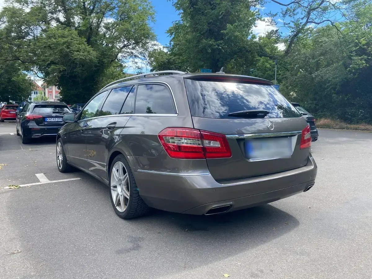 Gebraucht Mercedes E350 Avantgarde 306 PS (225 kW) 2012 Grau Kombi