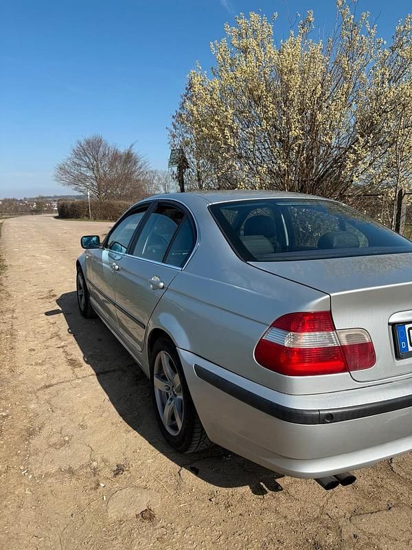 Gebraucht BMW 320 170 PS (125 kW) 2002 Silber Limousine