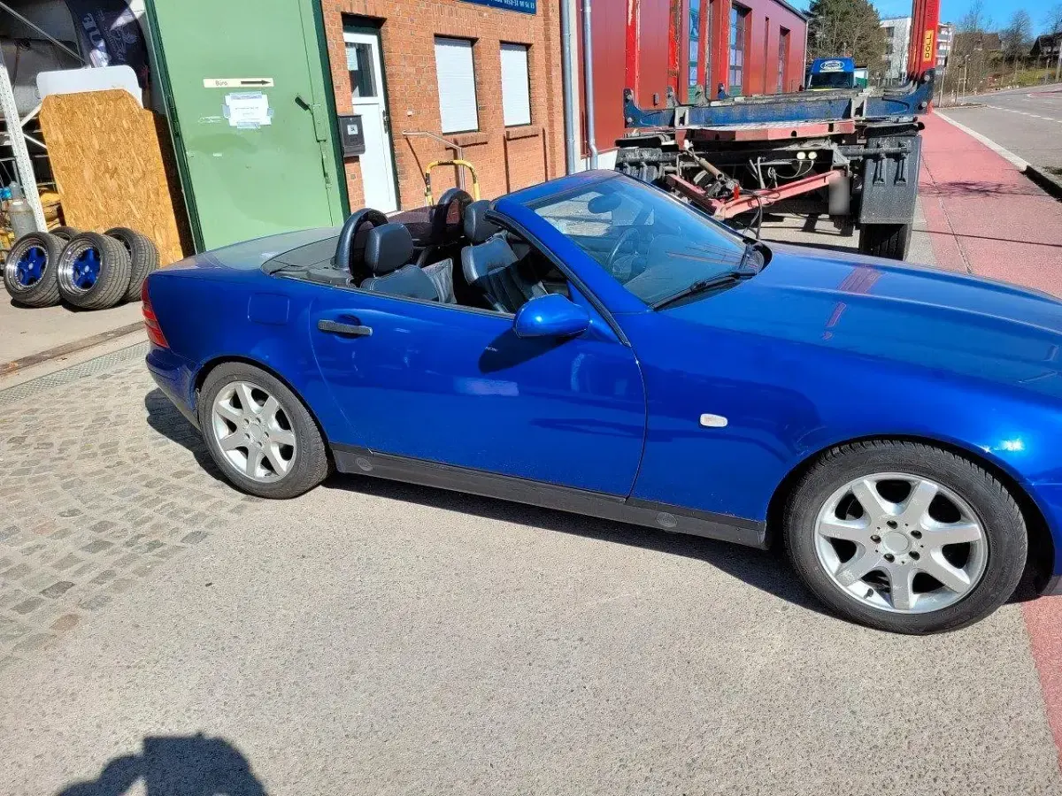 Gebraucht Mercedes SLK230 193 PS (141 kW) 1998 Blau Cabrio