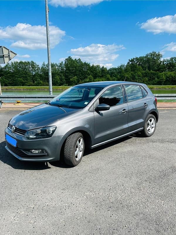 Grau Gebraucht 2015 VW Polo Kleinwagen | 6.350 € (Guter Preis) - Bild 1/4
