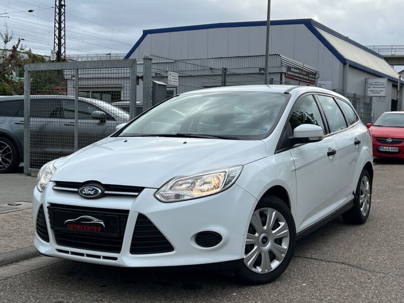 Weiß Gebraucht 2014 Ford Focus Ambiente Kombi | 4.990 € (Fairer Preis) - Bild 1/4