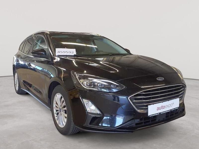Obsidianschwarz metallic Gebraucht 2022 Ford Focus Titanium Kombi | 15.990 € (Guter Preis) - Bild 1/4