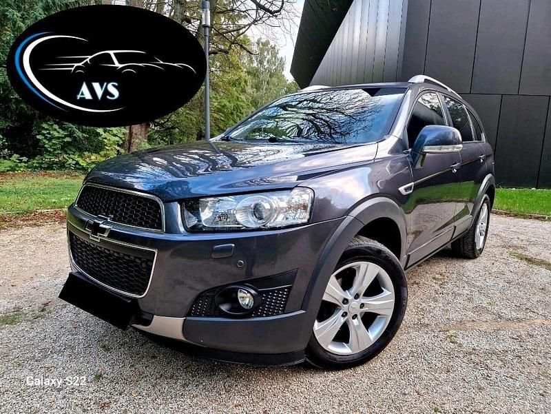 Grau Gebraucht 2013 Chevrolet Captiva SUV | 6.750 € (Teuer) - Bild 1/4