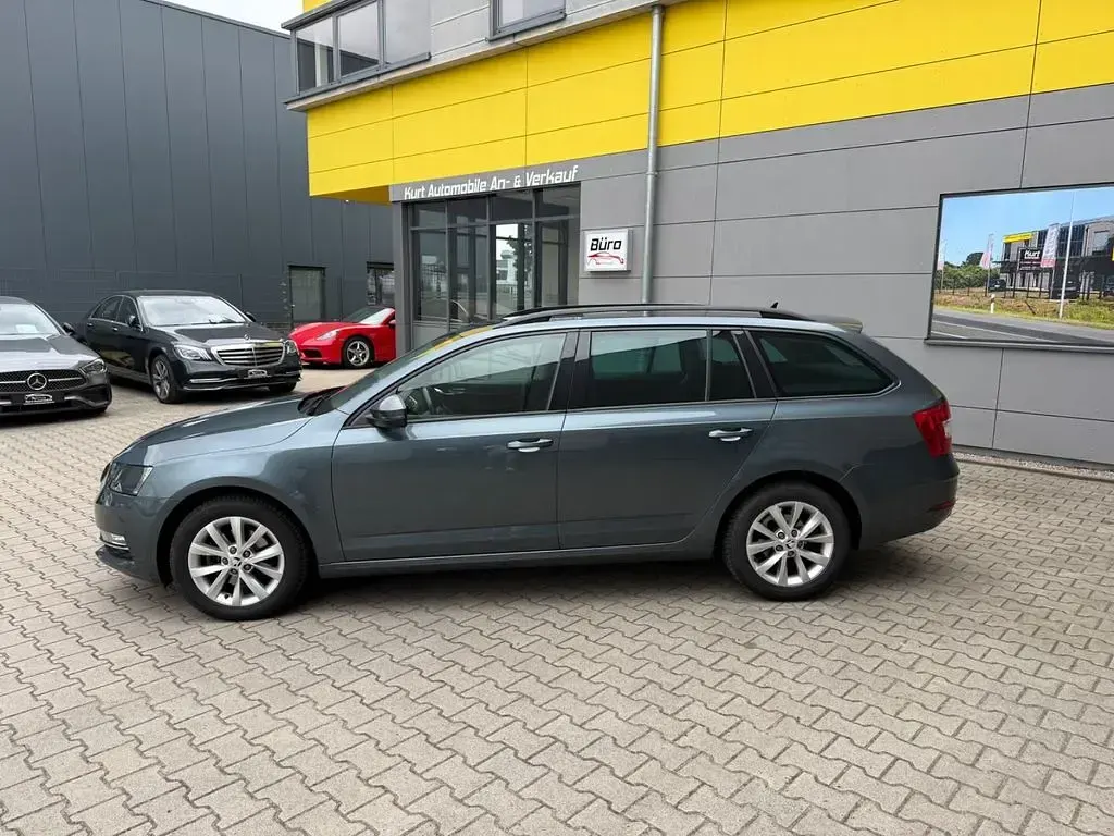Gebraucht Skoda Octavia Style 116 PS (85 kW) 2019 Seda quartz/quartz grey Kombi
