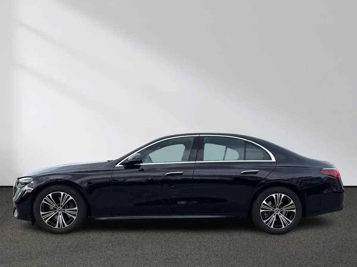 Gebraucht Mercedes E220 Avantgarde 197 PS (144 kW) 2026 Unilack schwarz Limousine