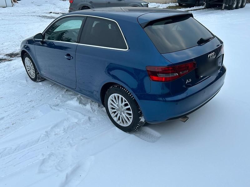 Gebraucht Audi A3 105 PS (77 kW) 2014 Blau Coupé