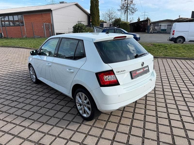 Gebraucht Skoda Fabia Joy 90 PS (66 kW) 2017 Bila laser/laser white Limousine