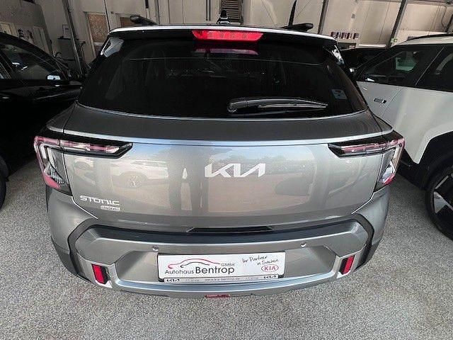 Neu Kia Stonic Comfort 116 PS (85 kW) 2026 Grau SUV