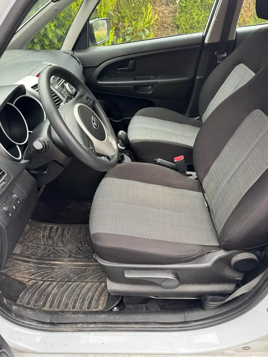 Gebraucht Kia Venga 90 PS (66 kW) 2014 Weiß Kleinwagen
