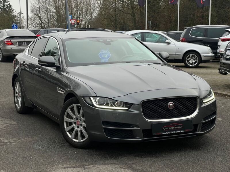 Grau Gebraucht 2019 Jaguar XE Prestige Limousine | 16.990 € (Superpreis) - Bild 1/4