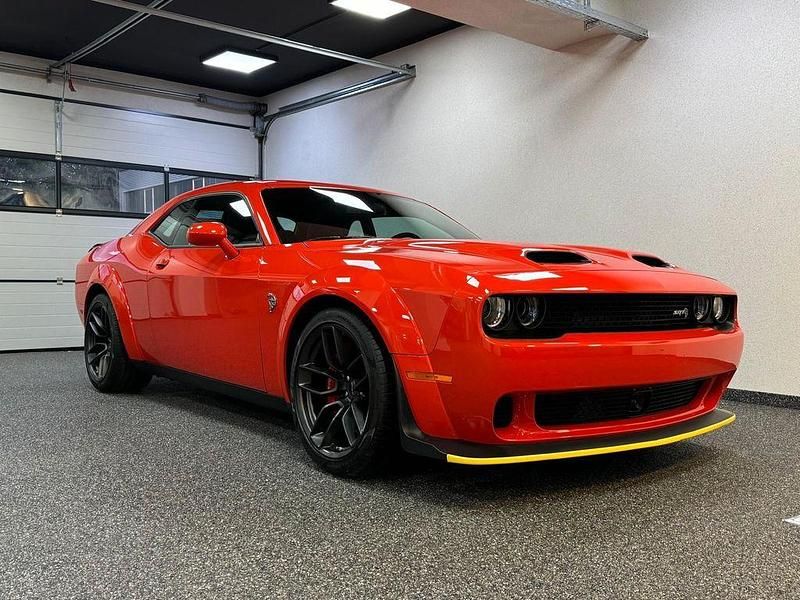 Orange Neu 2025 Dodge Challenger Coupé | 88.600 € (Fairer Preis) - Bild 1/4