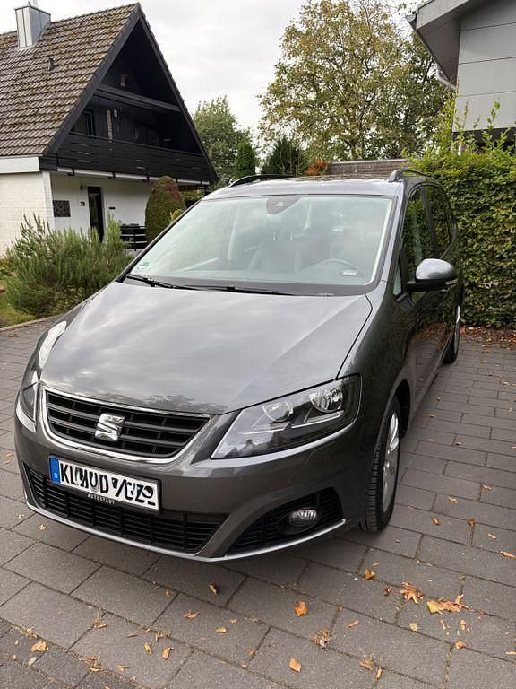 Grau Gebraucht 2015 Seat Alhambra Crono Van / Kleinbus | 14.500 € (Guter Preis) - Bild 1/4