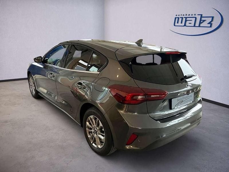 Nuevo Ford Focus Titanium 125 CV (91 kW) 2026 Gris Berlina