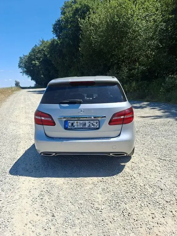 Gebraucht Mercedes B200 Urban 136 PS (100 kW) 2016 Silber Kleinwagen