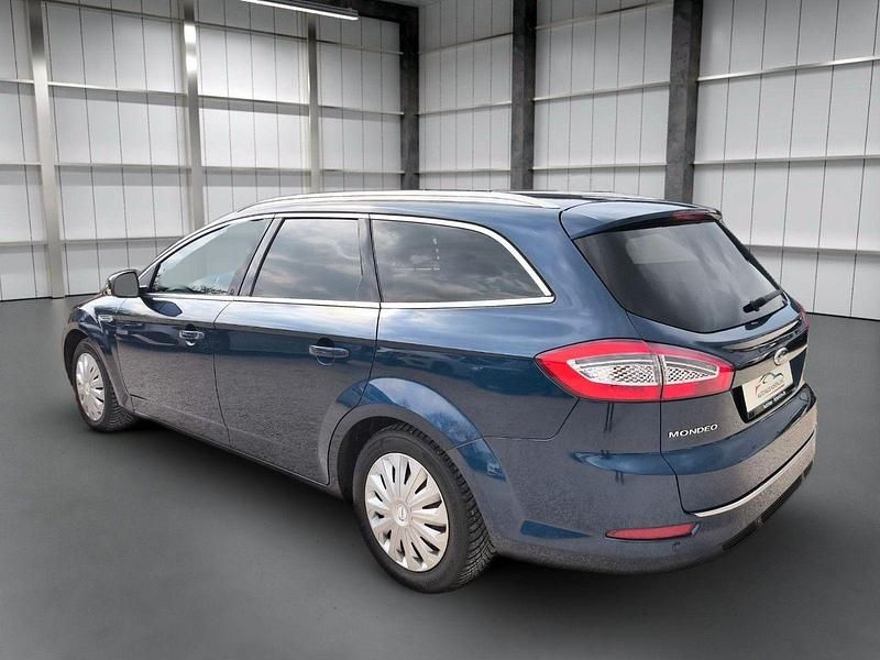 Gebraucht Ford Mondeo Titanium 160 PS (117 kW) 2013 Blau Kombi
