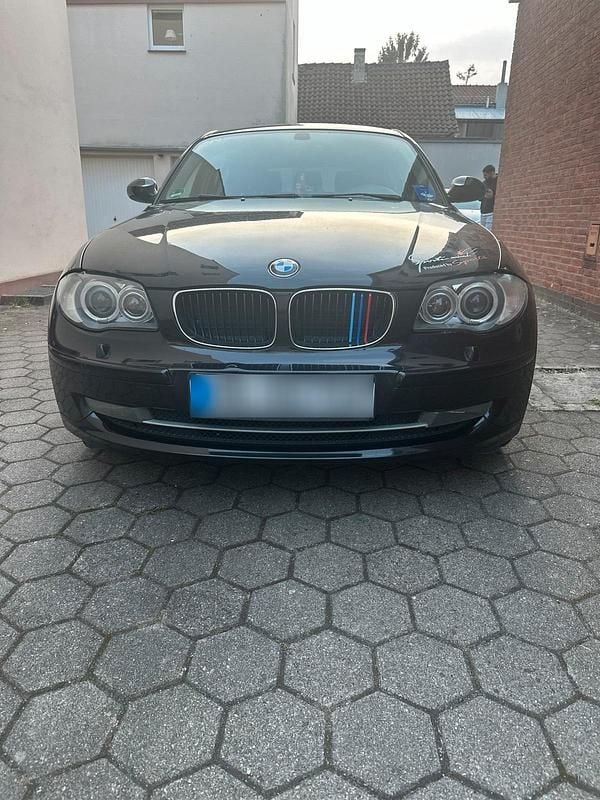 Gebraucht BMW 118 143 PS (105 kW) 2008 Schwarz Kleinwagen