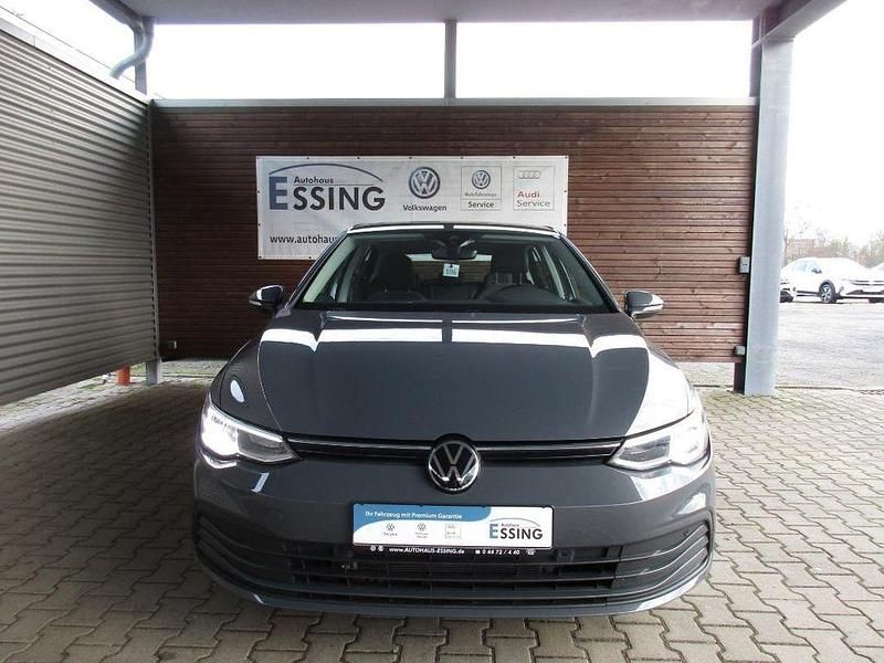Gebraucht VW Golf VIII Life 116 PS (85 kW) 2022 Grau Limousine