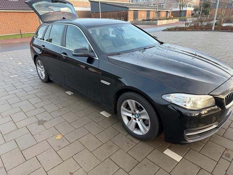 Gebraucht BMW 520 190 PS (139 kW) 2014 Schwarz Kombi