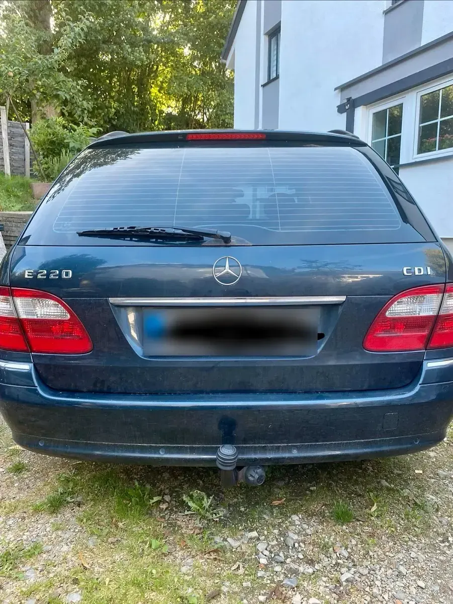 Gebraucht Mercedes E220 150 PS (110 kW) 2004 Schwarz Kombi