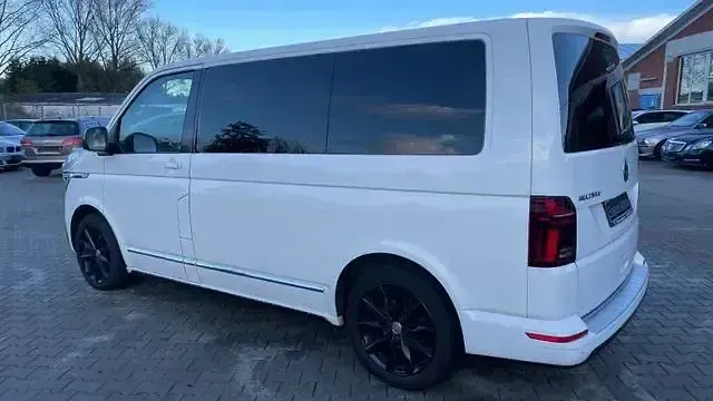 Usado VW Multivan Generation Six 204 HP (150 kW) 2021 Andere Monovolume