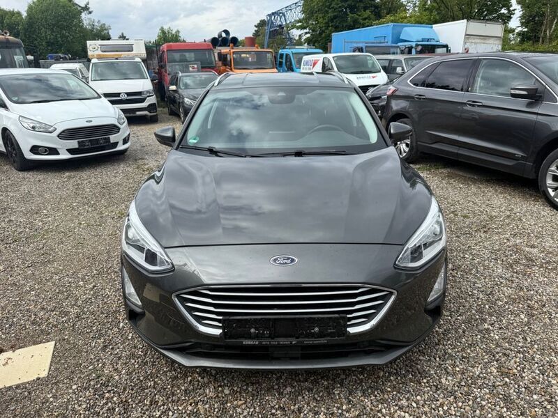Grau Gebraucht 2019 Ford Focus Cool & Connect Kombi | 8.100 € (Guter Preis) - Bild 1/4