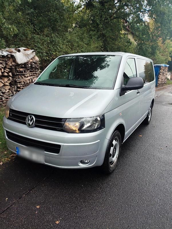 Silber Gebraucht 2010 VW Multivan Van / Kleinbus | 20.900 € (Fairer Preis) - Bild 1/4