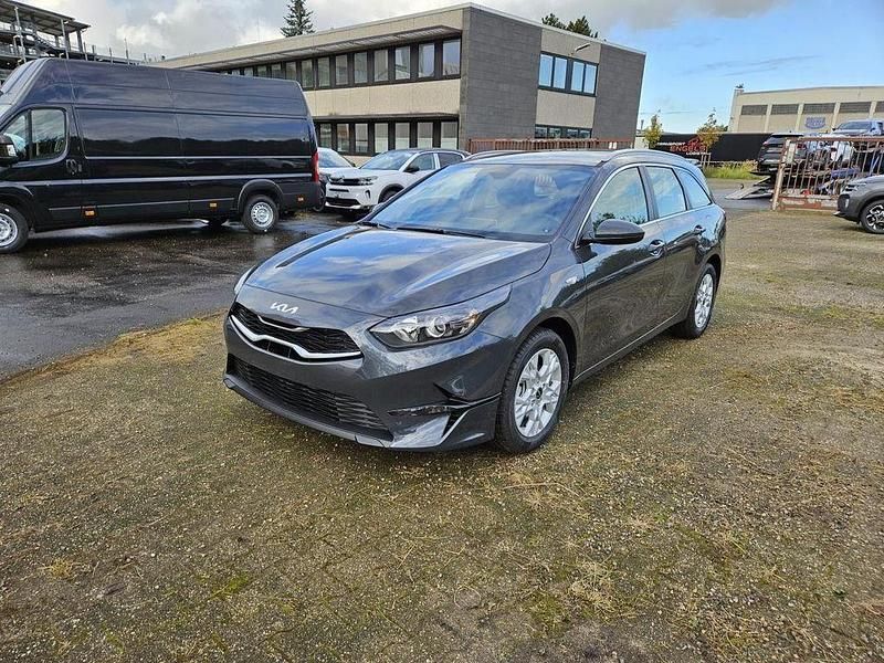 Schwarz Gebraucht 2024 Kia Ceed Sportswagon Comfort Kombi | 22.390 € (Superpreis) - Bild 1/4
