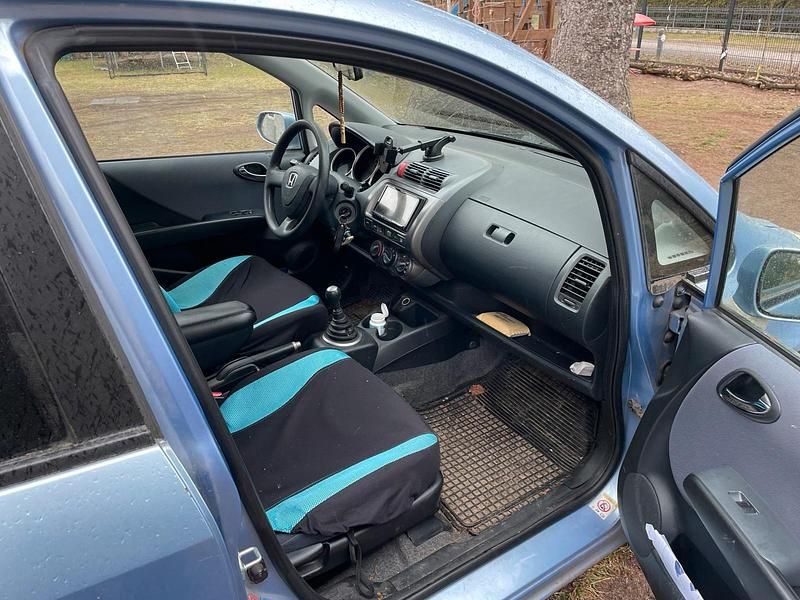 Second-hand Honda Jazz 2004 Albastru Hatchback