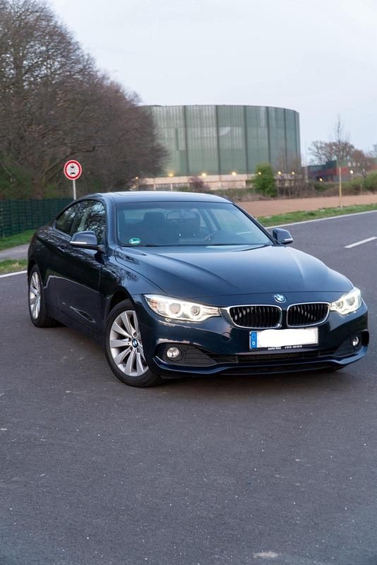 Blau Gebraucht 2014 BMW 420 Sport Line Coupé | 16.000 € (Superpreis) - Bild 1/4