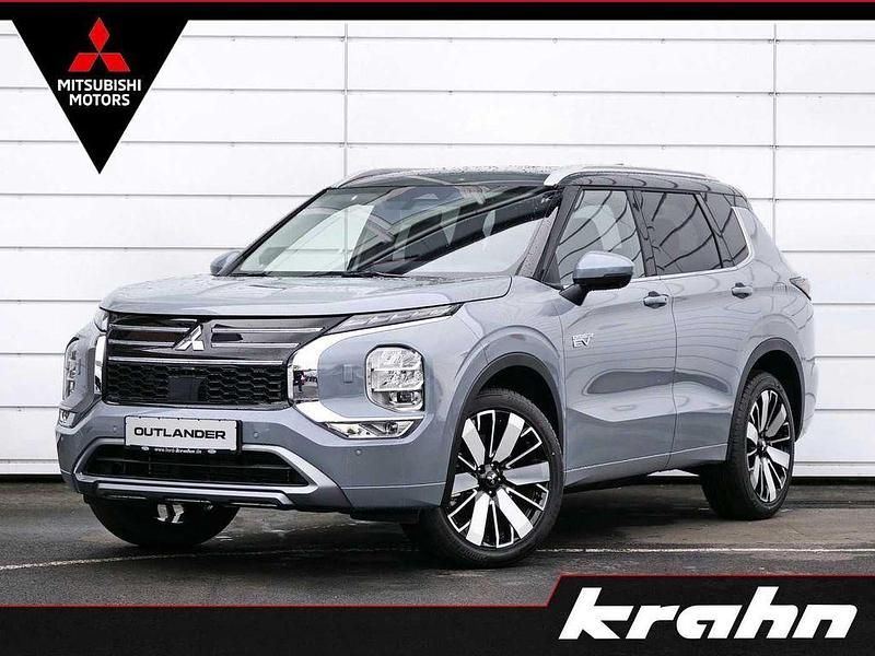Silber Gebraucht 2025 Mitsubishi Outlander P-HEV Top SUV | 49.885 € (Fairer Preis) - Bild 1/4