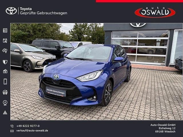 Nachtblau mica metallic Gebraucht 2020 Toyota Yaris Hybrid Club Kleinwagen | 17.490 € (Fairer Preis) - Bild 1/4