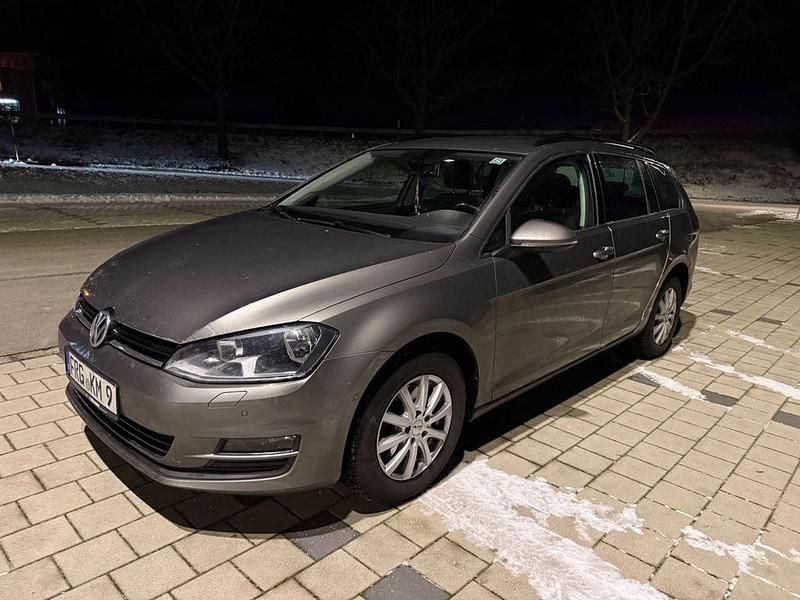 Grau Gebraucht 2014 VW Golf VII Comfortline Kombi | 9.999 € (Fairer Preis) - Bild 1/4