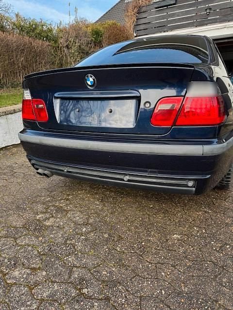 Gebraucht BMW 320 M Sport 170 PS (125 kW) 2001 Blau Limousine