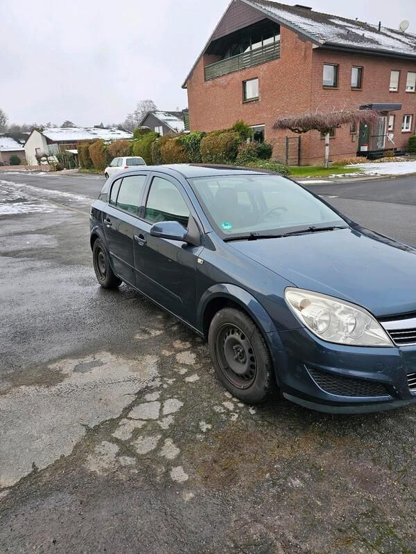 Blau Gebraucht 2007 Opel Astra Limousine | 1.800 € (Fairer Preis) - Bild 1/4
