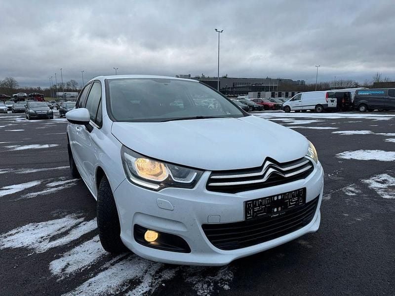 Gebraucht Citroën C4 SELECTION 99 PS (72 kW) 2018 Weiß Limousine