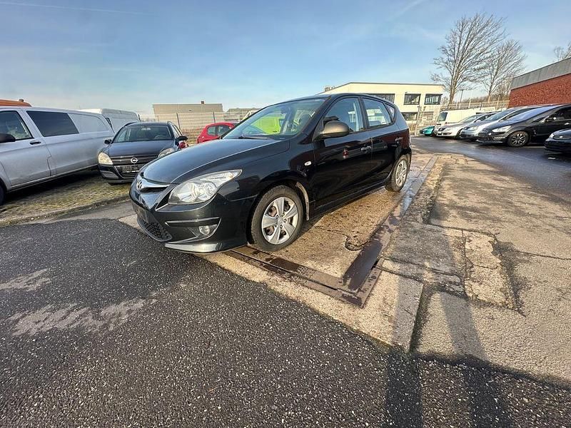 Gebraucht Hyundai i30 Edition 90 PS (66 kW) 2010 Schwarz Limousine