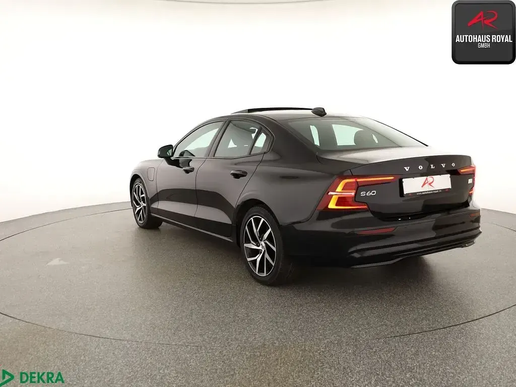 Używany Volvo S60 Plus 456 KM (335 kW) 2023 Czarny Sedan/Limuzyna
