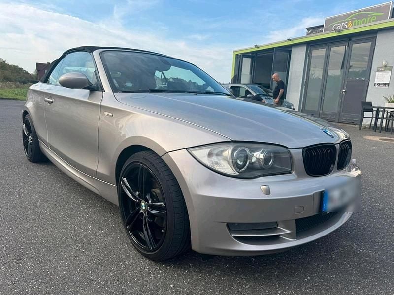 Silber Gebraucht 2009 BMW 120 Cabriolet Cabrio | 8.200 € (Teuer) - Bild 1/4