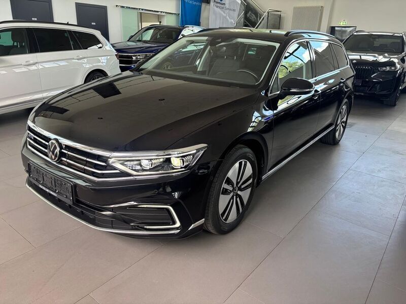 Schwarz Gebraucht 2021 VW Passat GTE Kombi | 22.990 € (Fairer Preis) - Bild 1/4